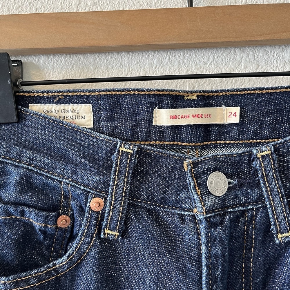 Levis Premium Ribcage WIde Leg Jeans Women 24 High Rise Dark Denim 100% Cotton - Picture 2 of 15